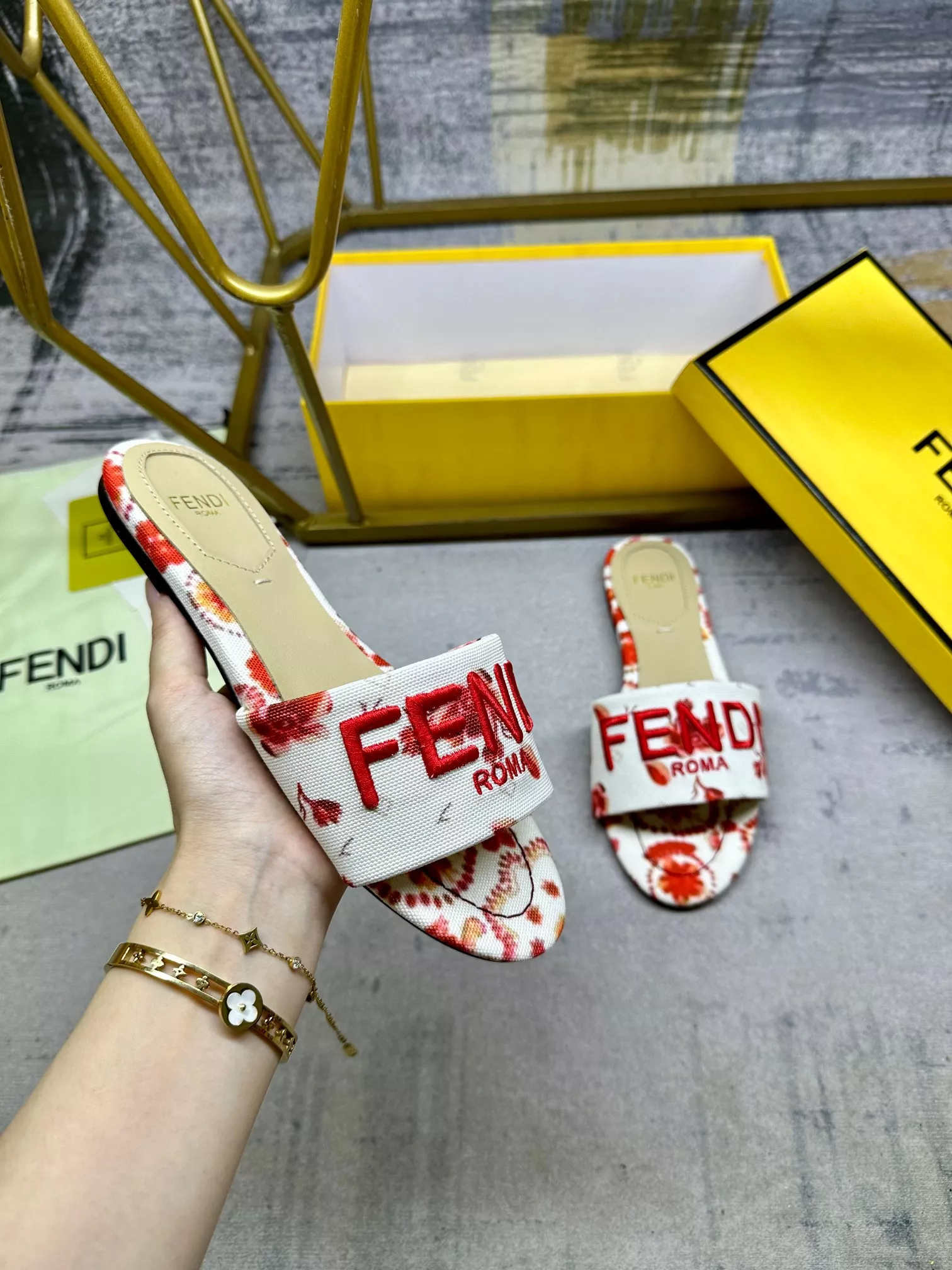 Fendi Slippers For Women SportInspired 718