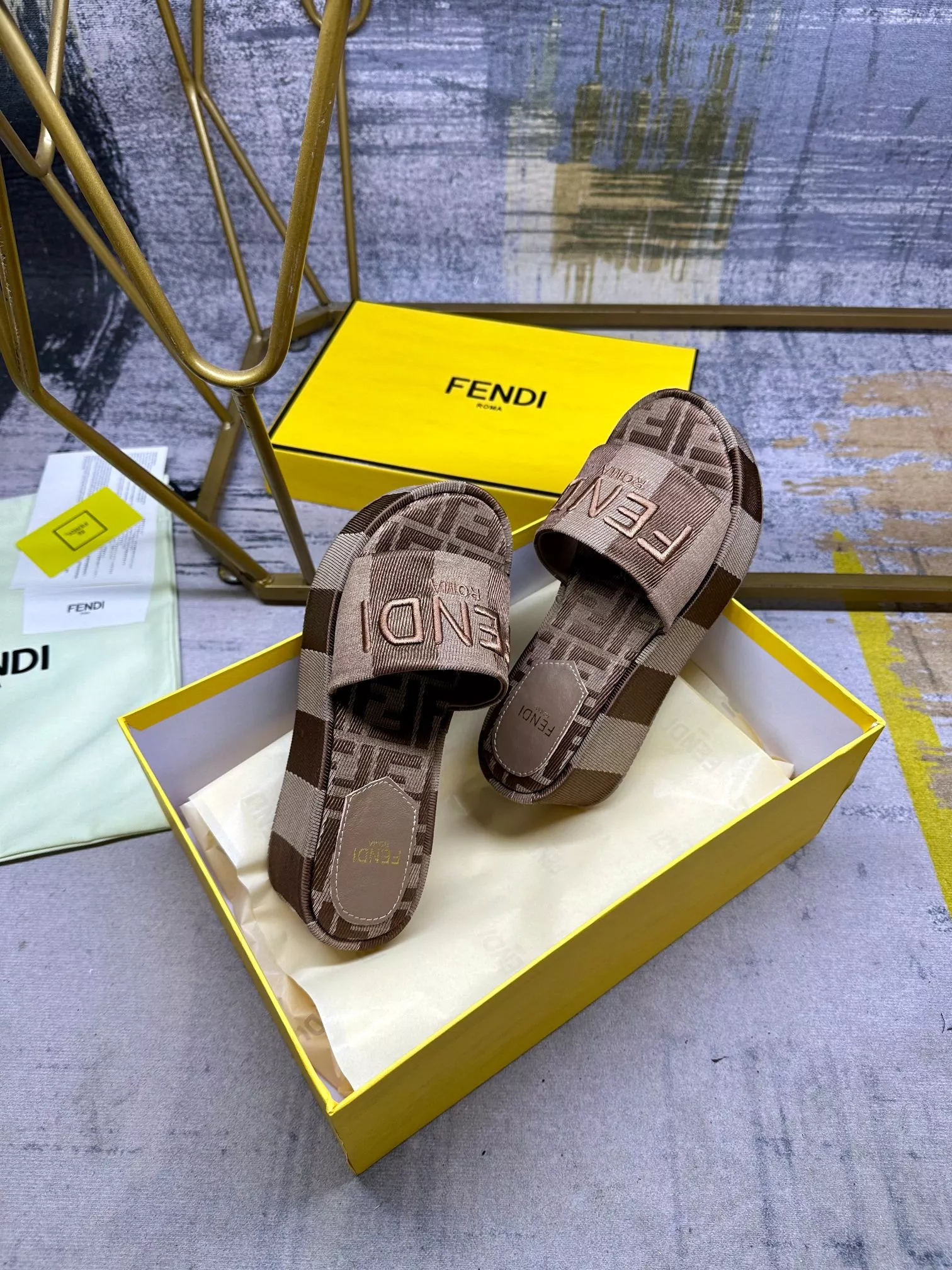 Fendi Slippers For Women StreetReady 3055