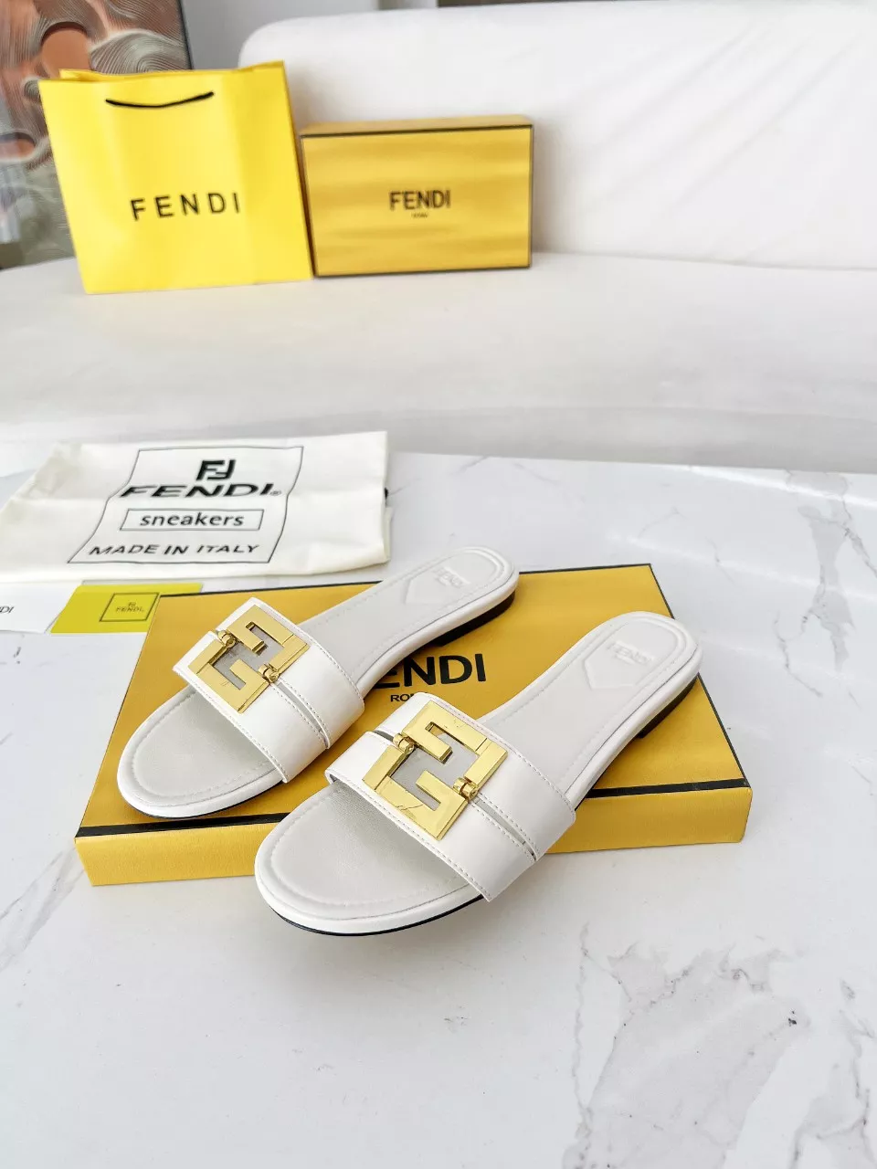 Fendi Slippers For Women Trendy 1400