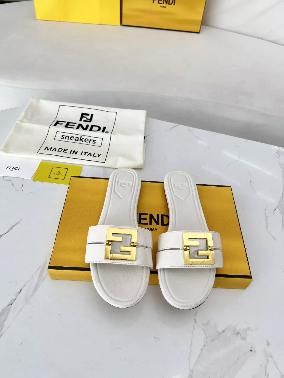 Fendi Slippers For Women Trendy 1400