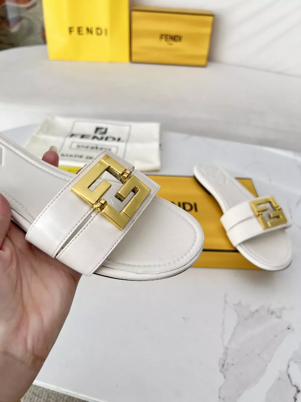 Fendi Slippers For Women Trendy 1400
