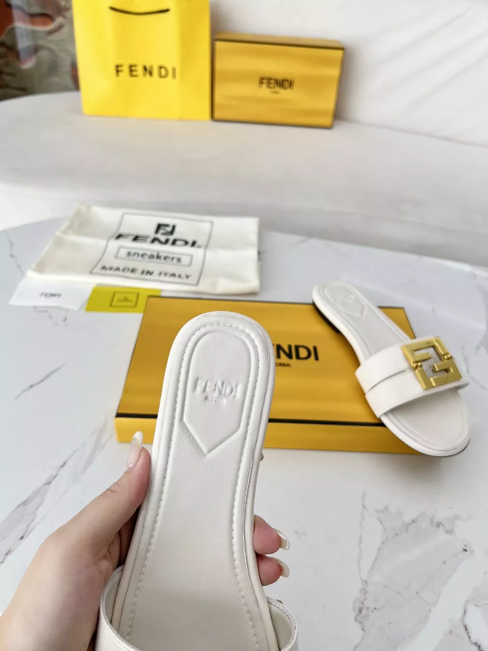 Fendi Slippers For Women Trendy 1400