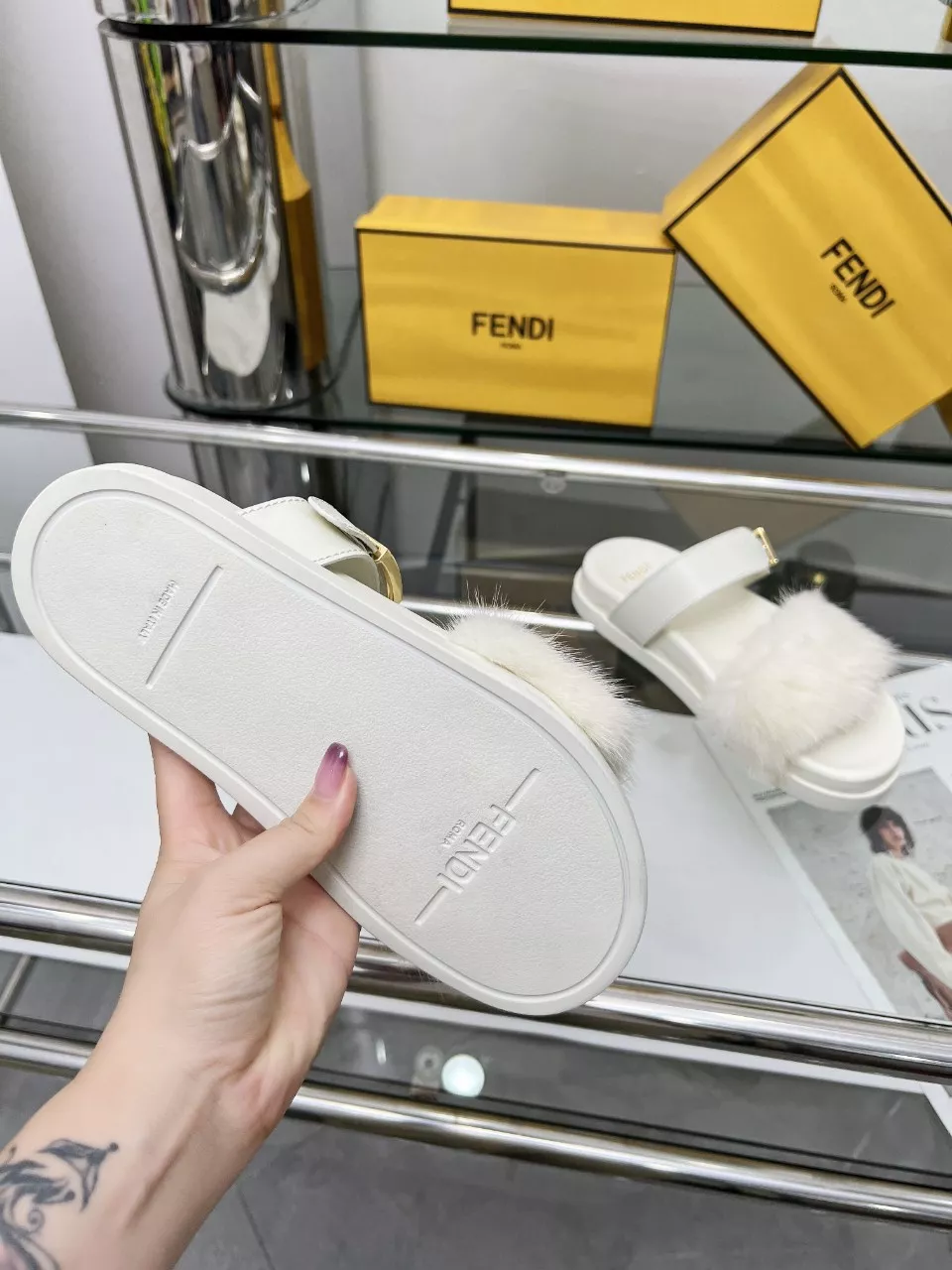 Fendi Slippers For Women Trendy 7495