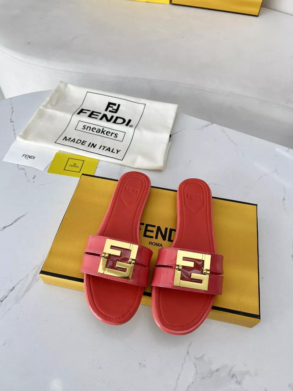 Fendi Slippers For Women Trendy 8549