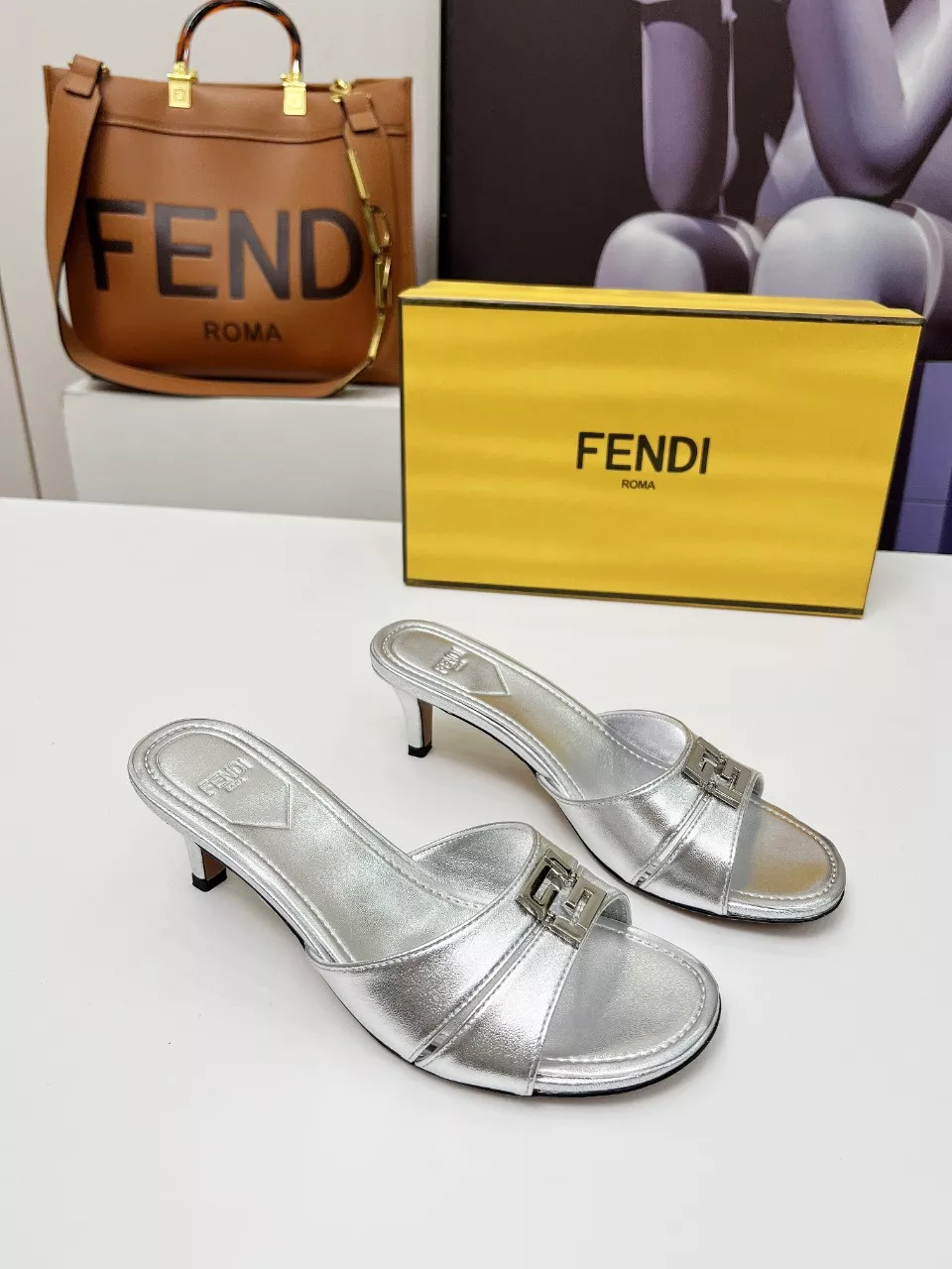 Fendi Slippers For Women Unique 162