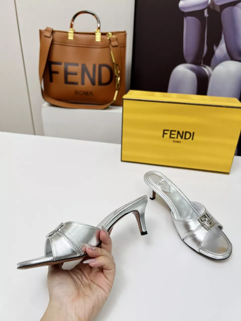 Fendi Slippers For Women Unique 162