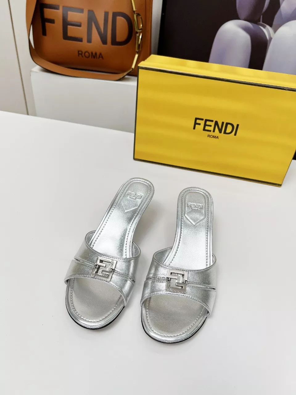 Fendi Slippers For Women Unique 162