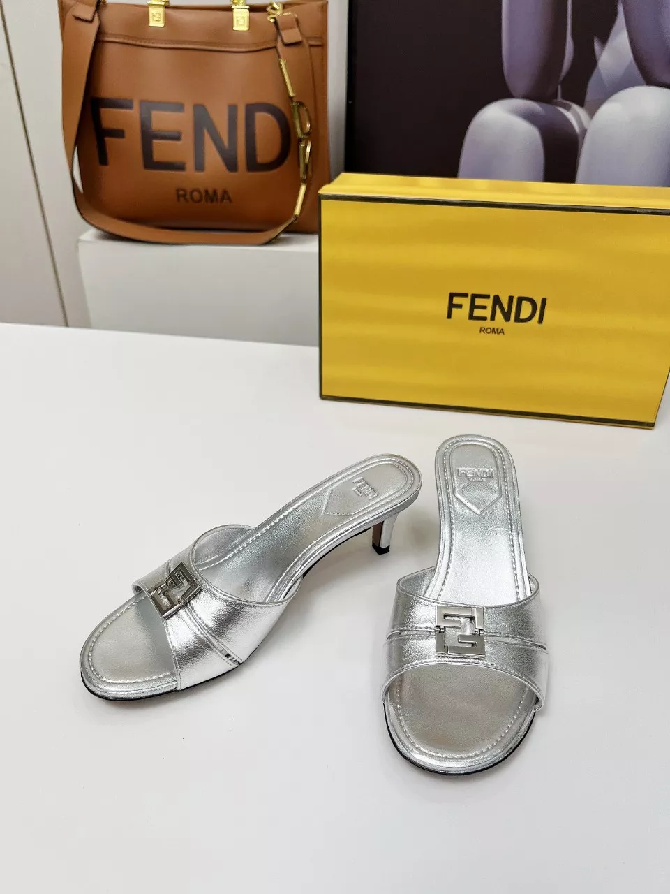 Fendi Slippers For Women Unique 162