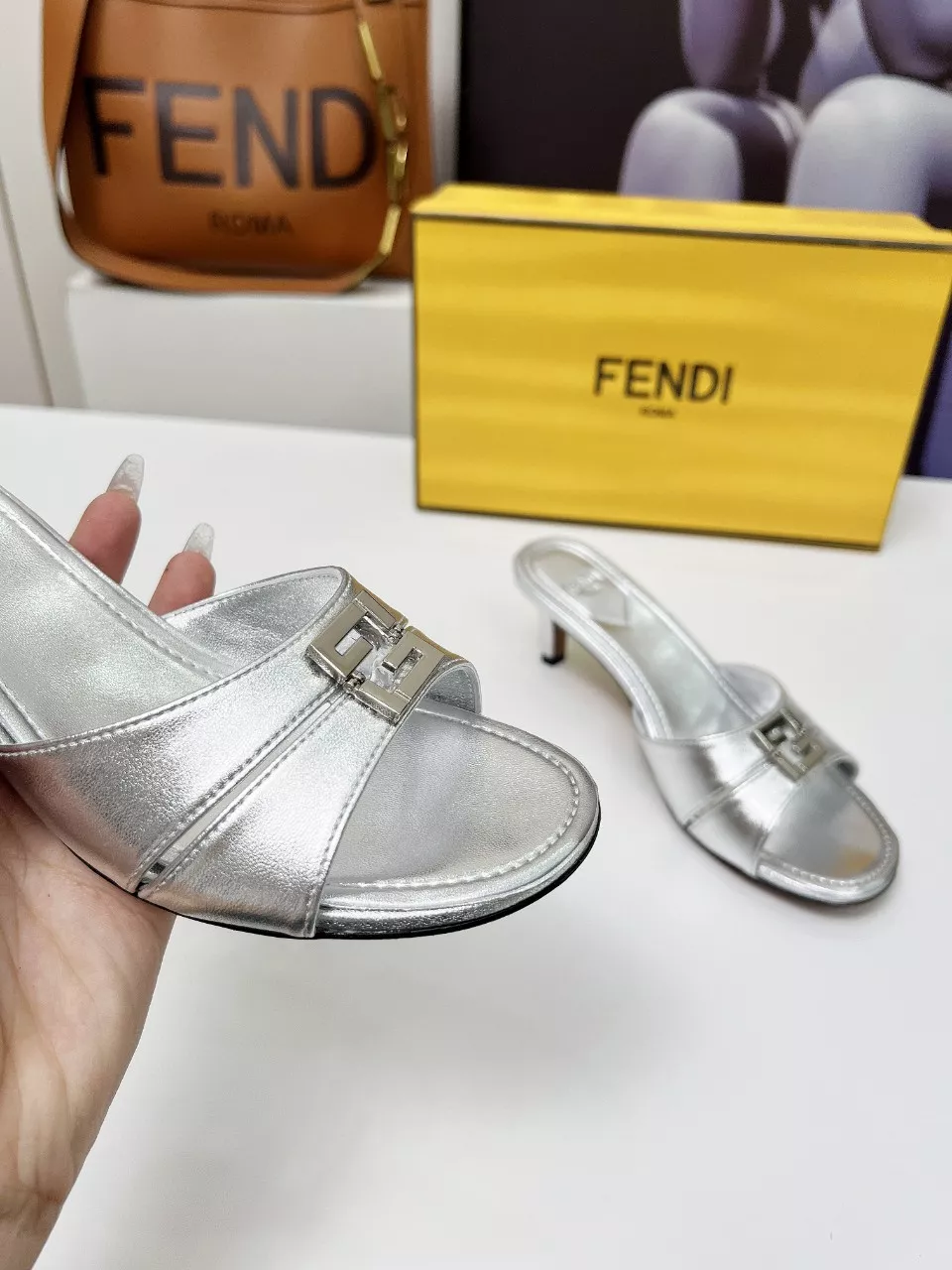Fendi Slippers For Women Unique 162
