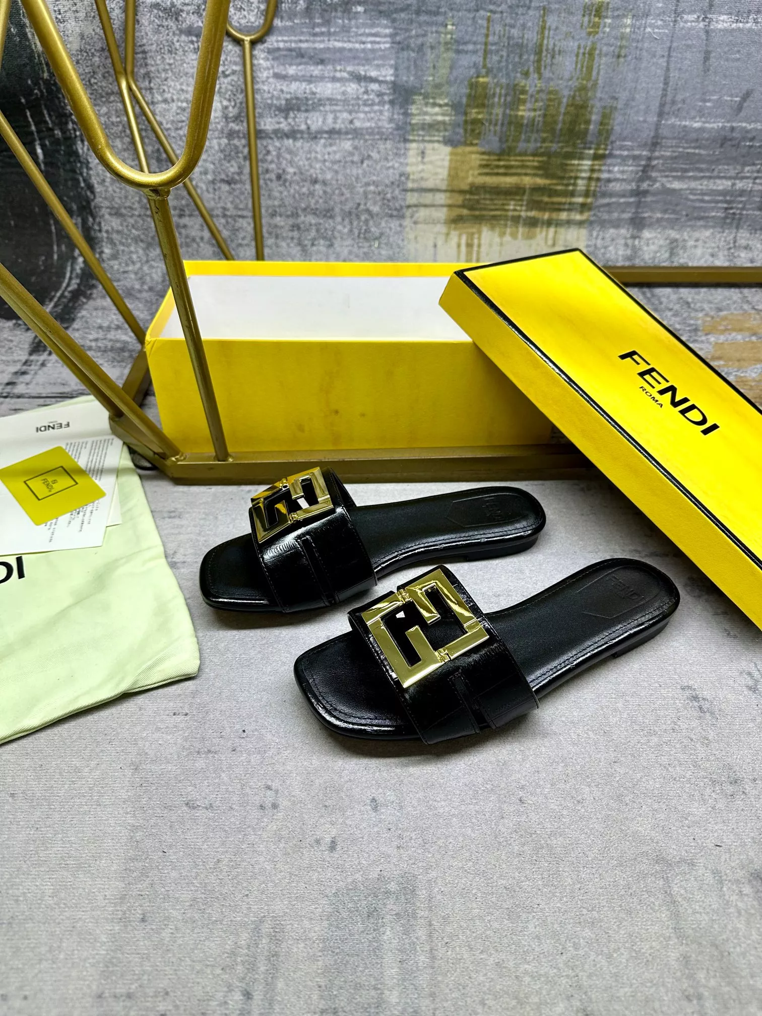 Fendi Slippers For Women Unique 8800