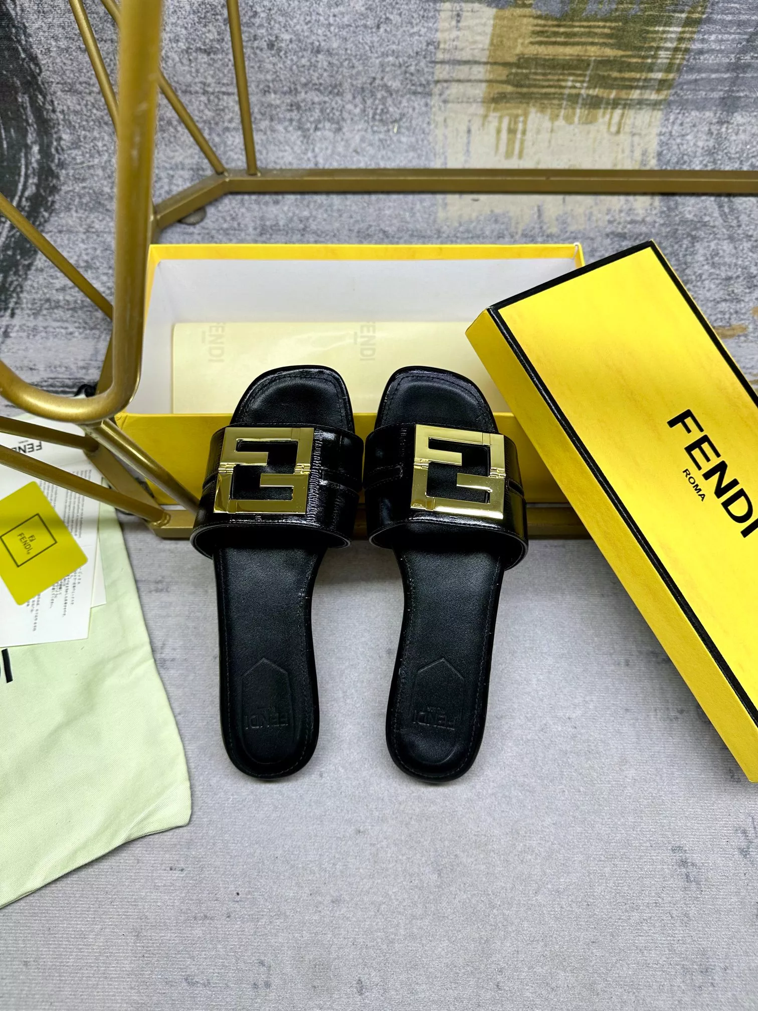 Fendi Slippers For Women Unique 8800