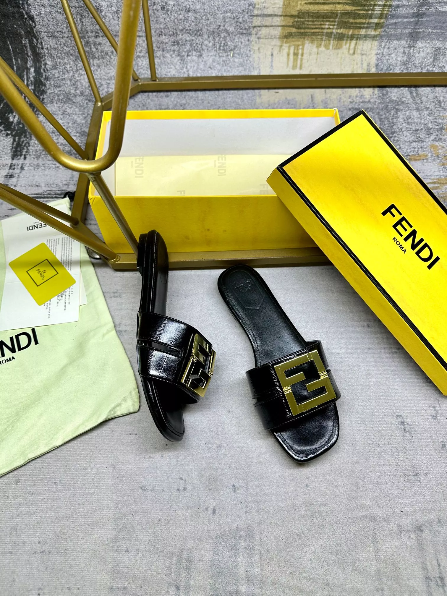 Fendi Slippers For Women Unique 8800