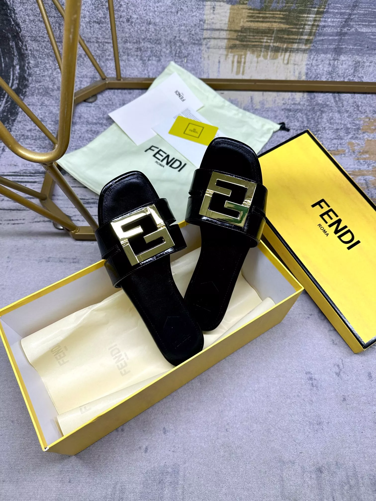 Fendi Slippers For Women Unique 8800