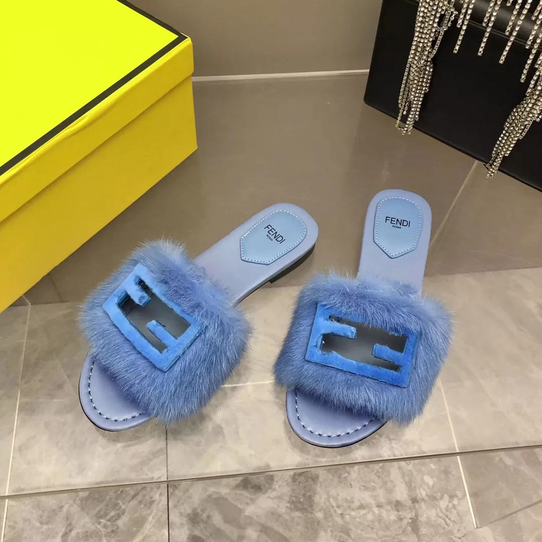 Fendi Slippers For Women Versatile 8446