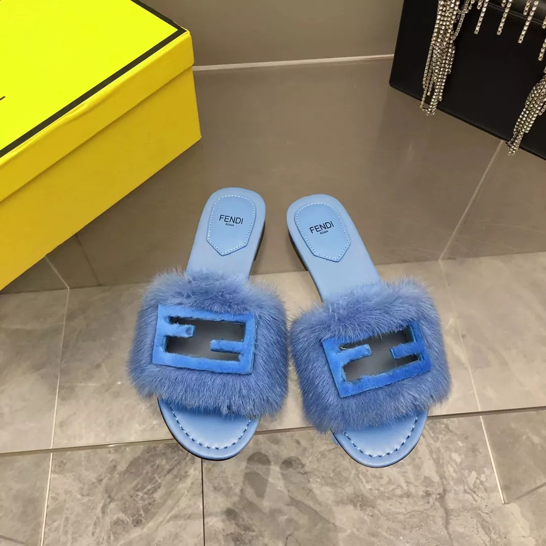 Fendi Slippers For Women Versatile 8446