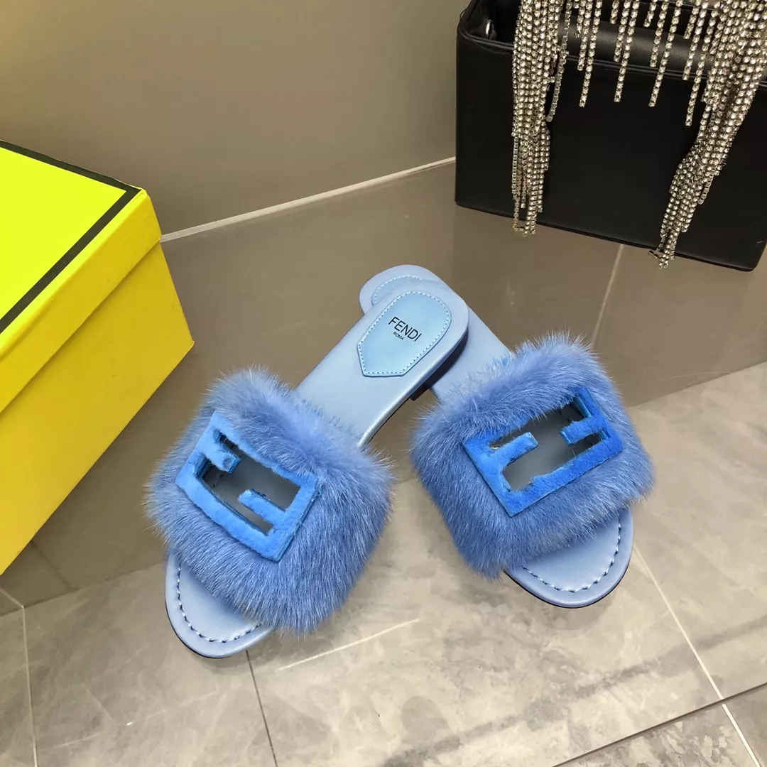 Fendi Slippers For Women Versatile 8446