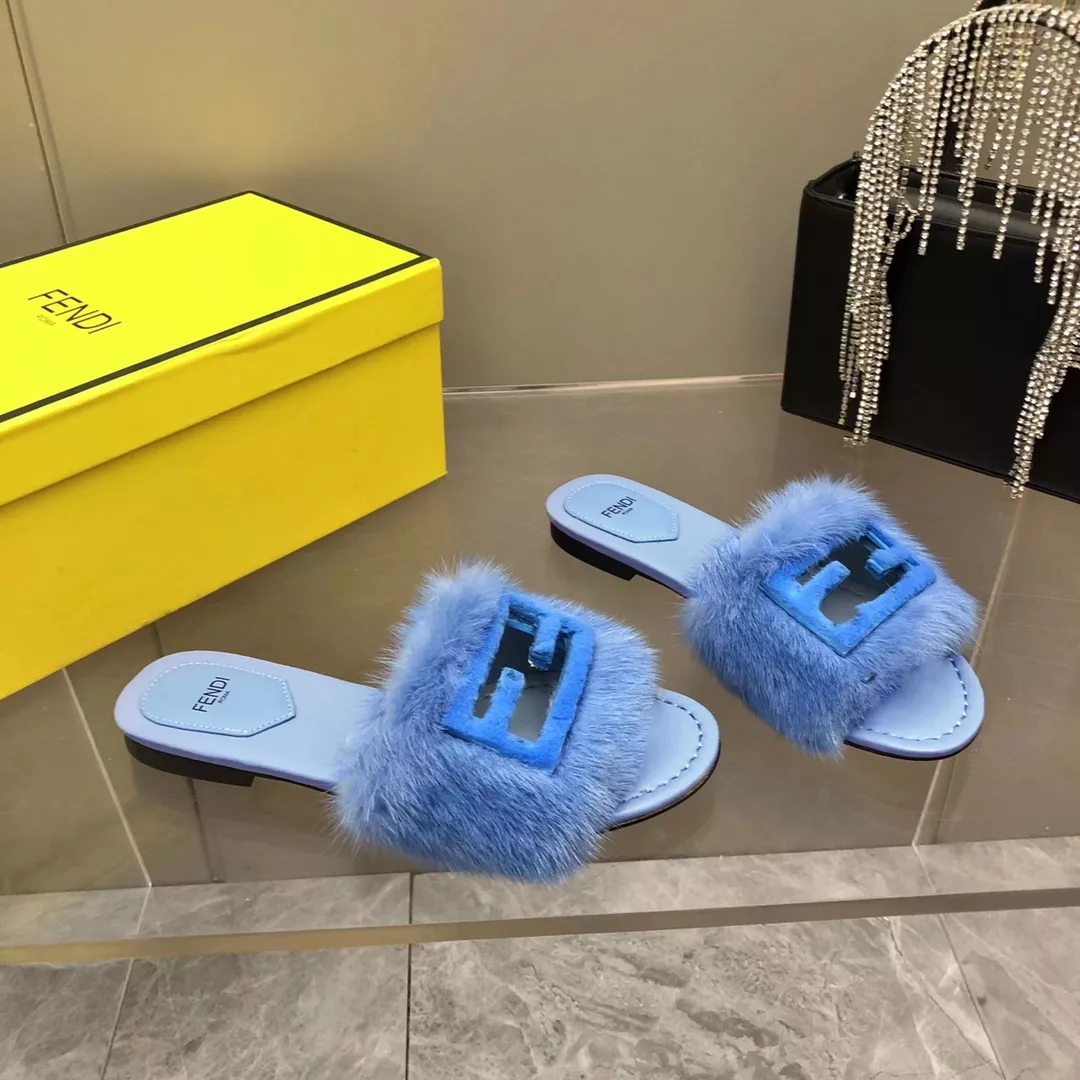 Fendi Slippers For Women Versatile 8446