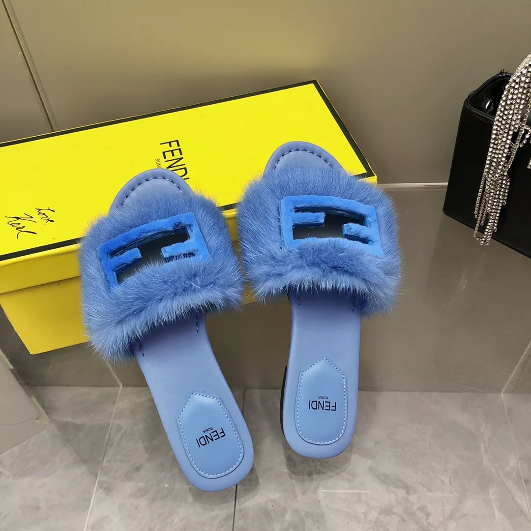 Fendi Slippers For Women Versatile 8446