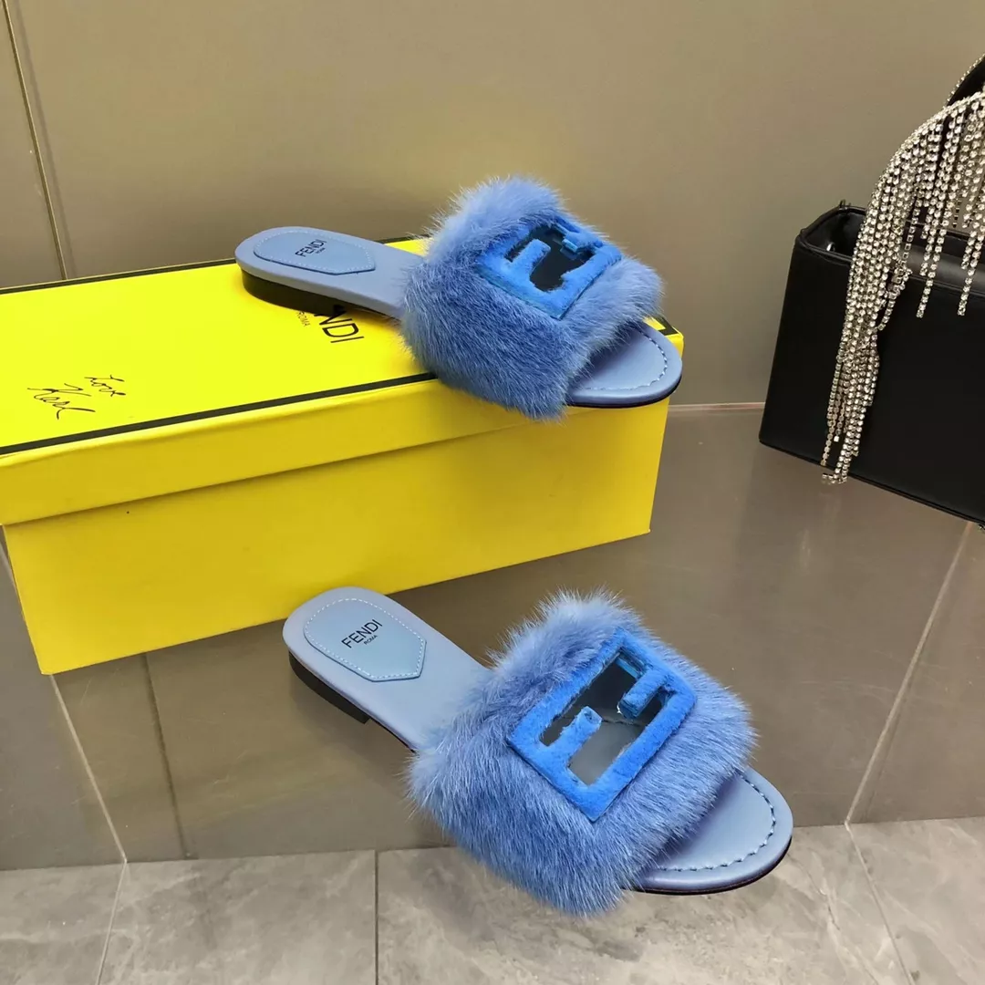 Fendi Slippers For Women Versatile 8446