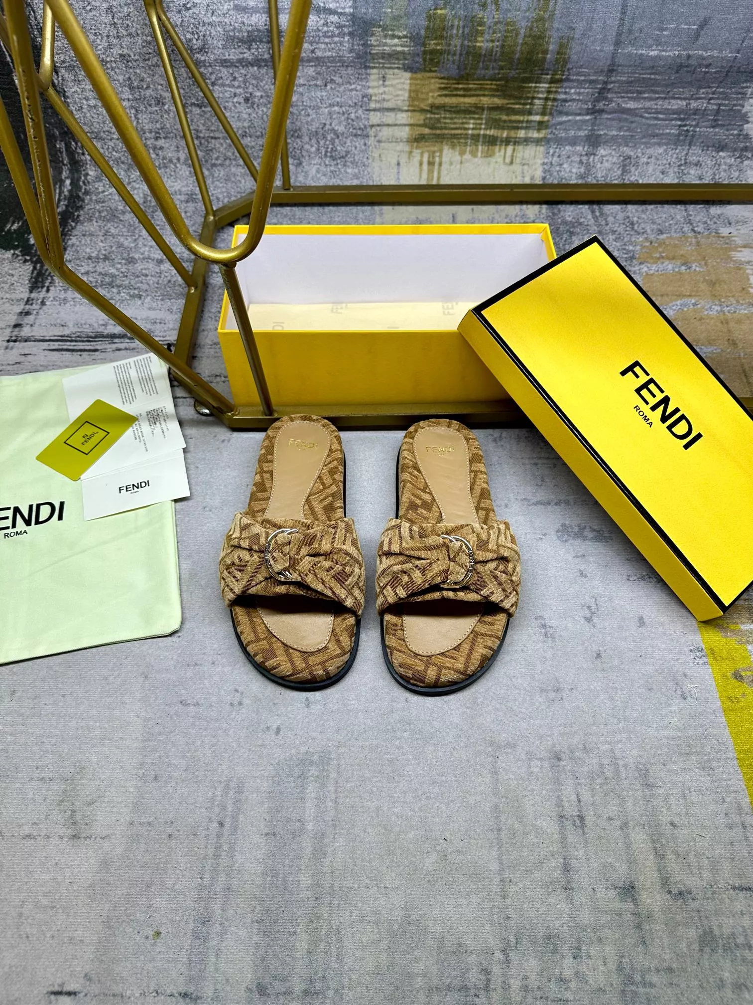 Fendi Slippers For Women WellDesigned 5658