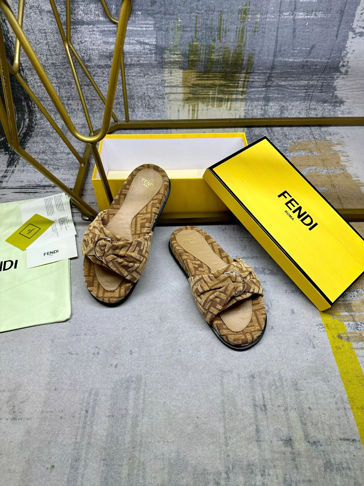 Fendi Slippers For Women WellDesigned 5658
