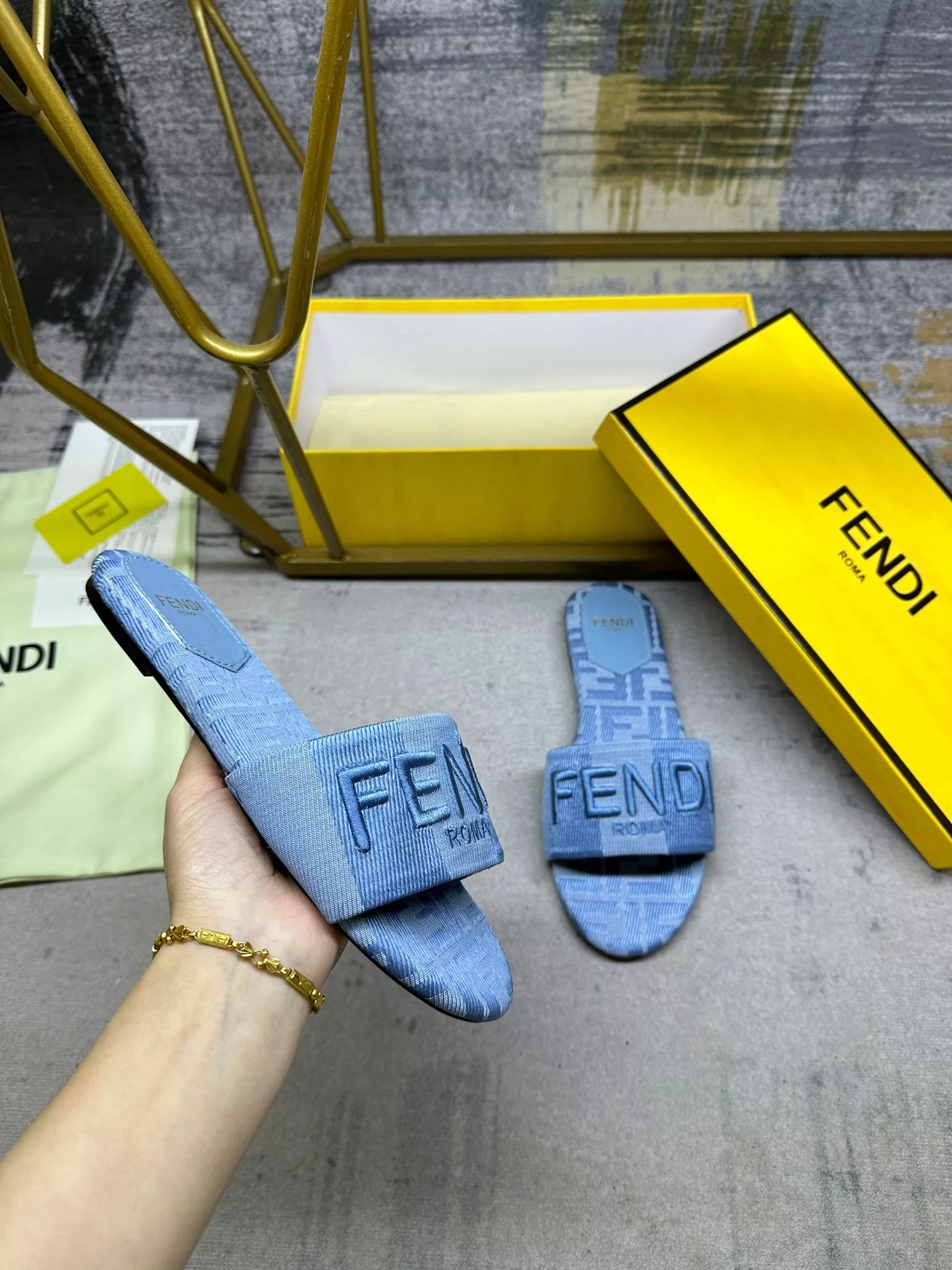 Fendi Slippers For Women WellDesigned 6564