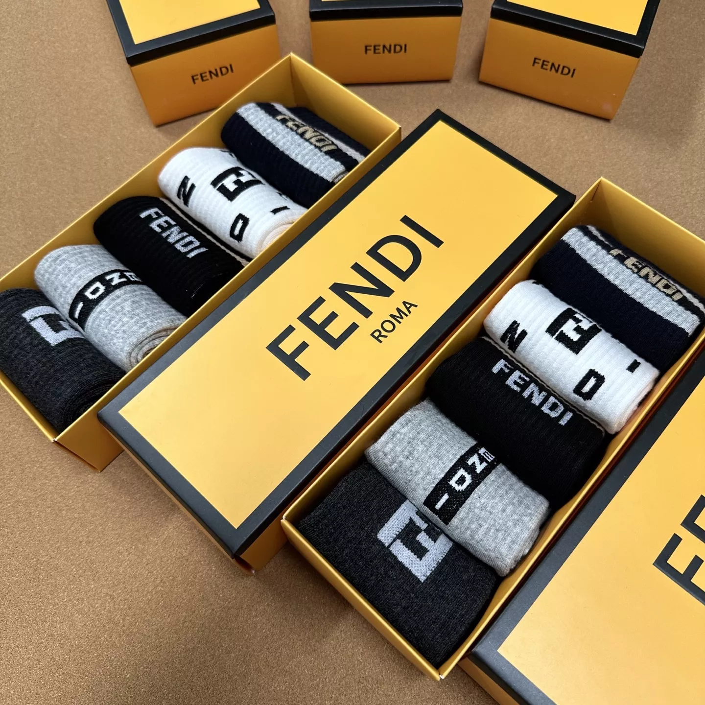 Fendi Socks For Men UrbanStyle 4414