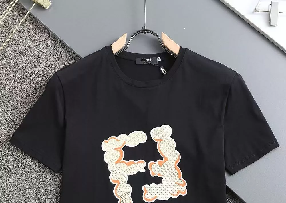 Fendi T-Shirts Short Sleeved For Men Compact 5372