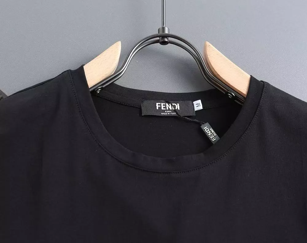 Fendi T-Shirts Short Sleeved For Men Compact 5372