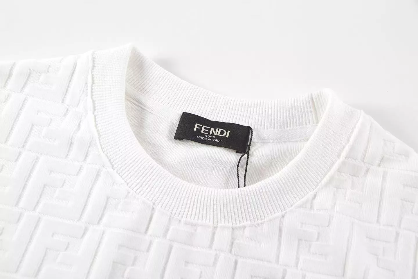 Fendi T-Shirts Short Sleeved For Unisex Cozy 9336