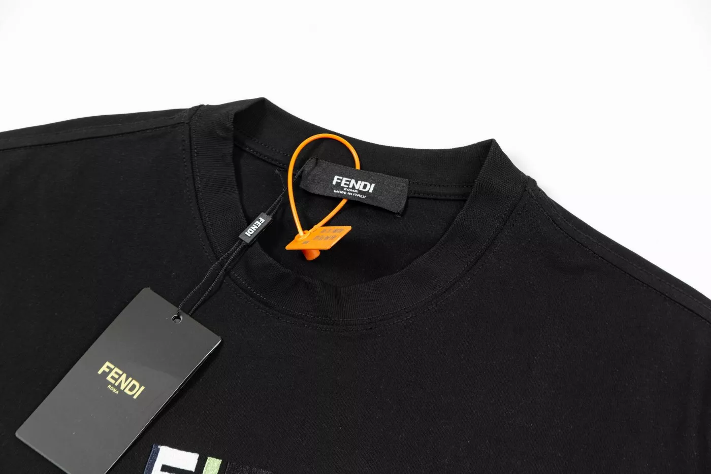 Fendi T-Shirts Short Sleeved For Unisex Cozy 9862