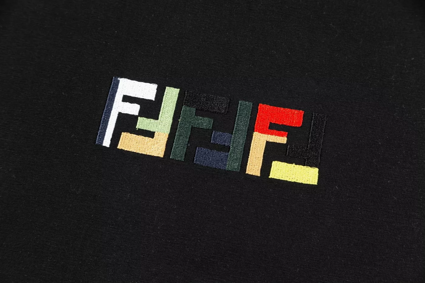 Fendi T-Shirts Short Sleeved For Unisex Cozy 9862