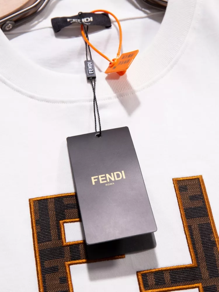 Fendi T-Shirts Short Sleeved For Unisex Durable 5869