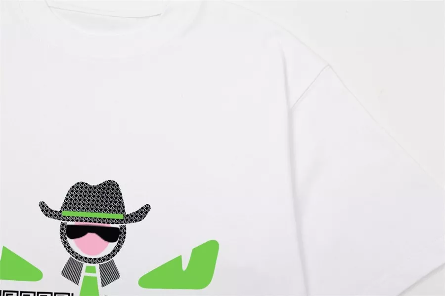 Fendi T-Shirts Short Sleeved For Unisex Elegant 6215