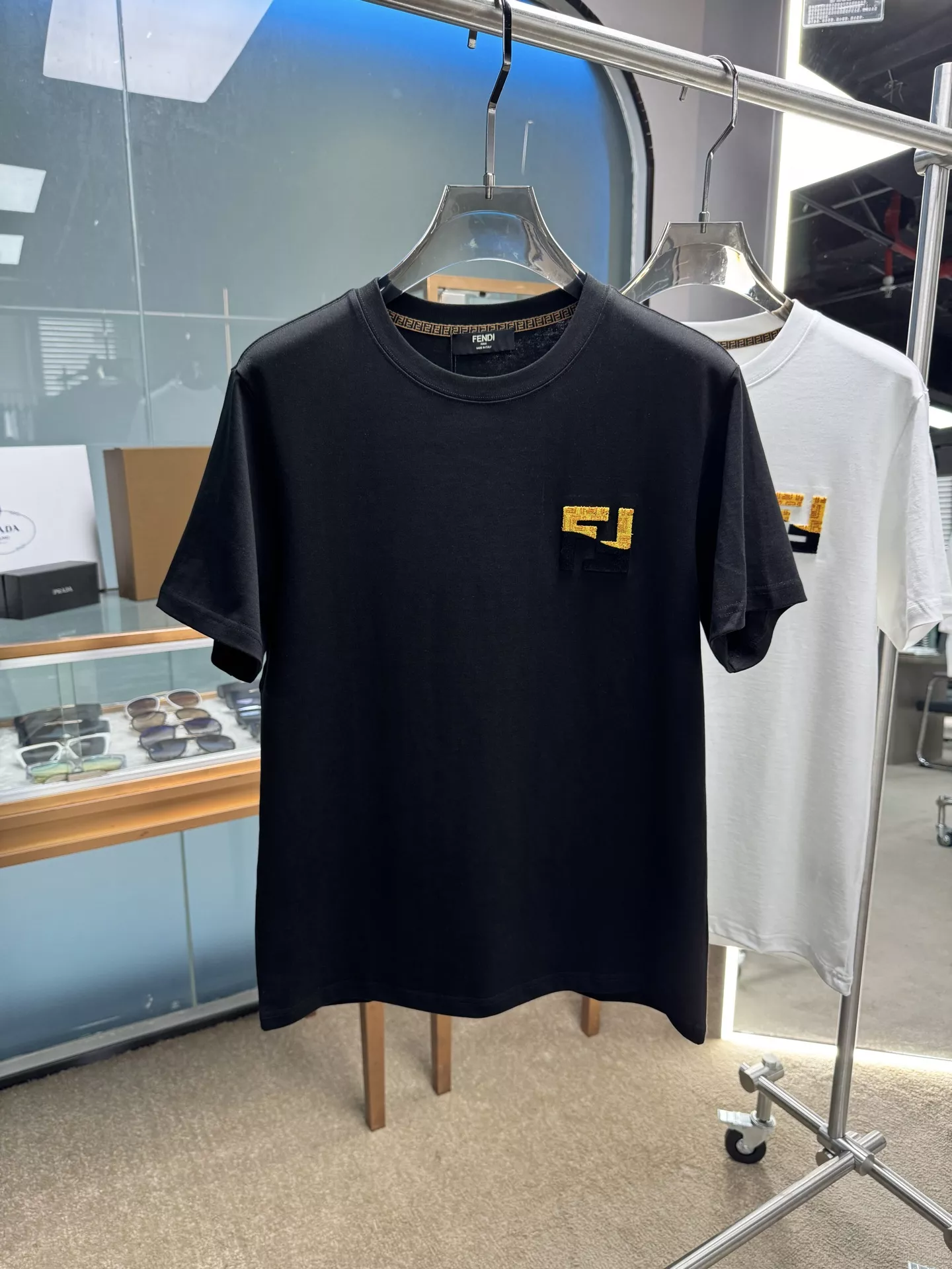 Fendi T-Shirts Short Sleeved For Unisex Reliable 8680