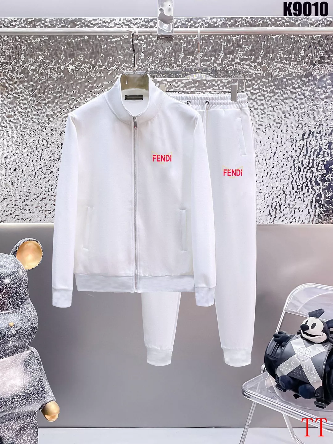 Fendi Tracksuits Long Sleeved For Men Compact 773