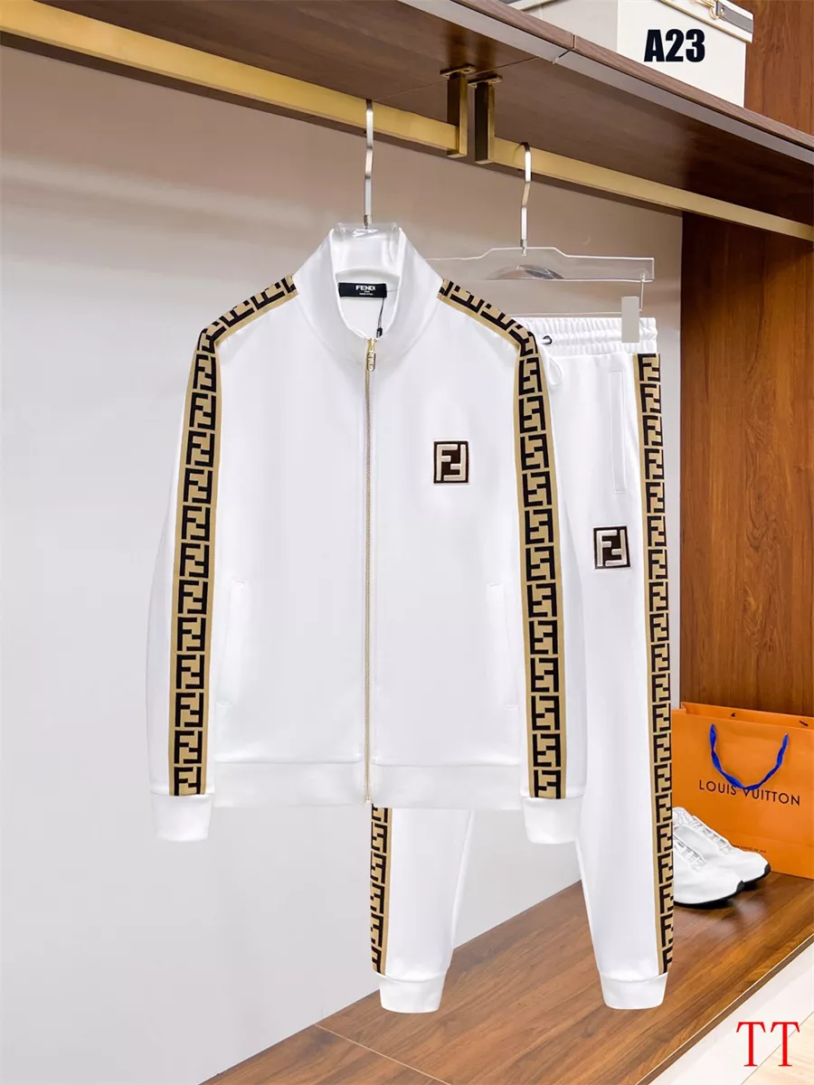 Fendi Tracksuits Long Sleeved For Men Trendsetting 5084