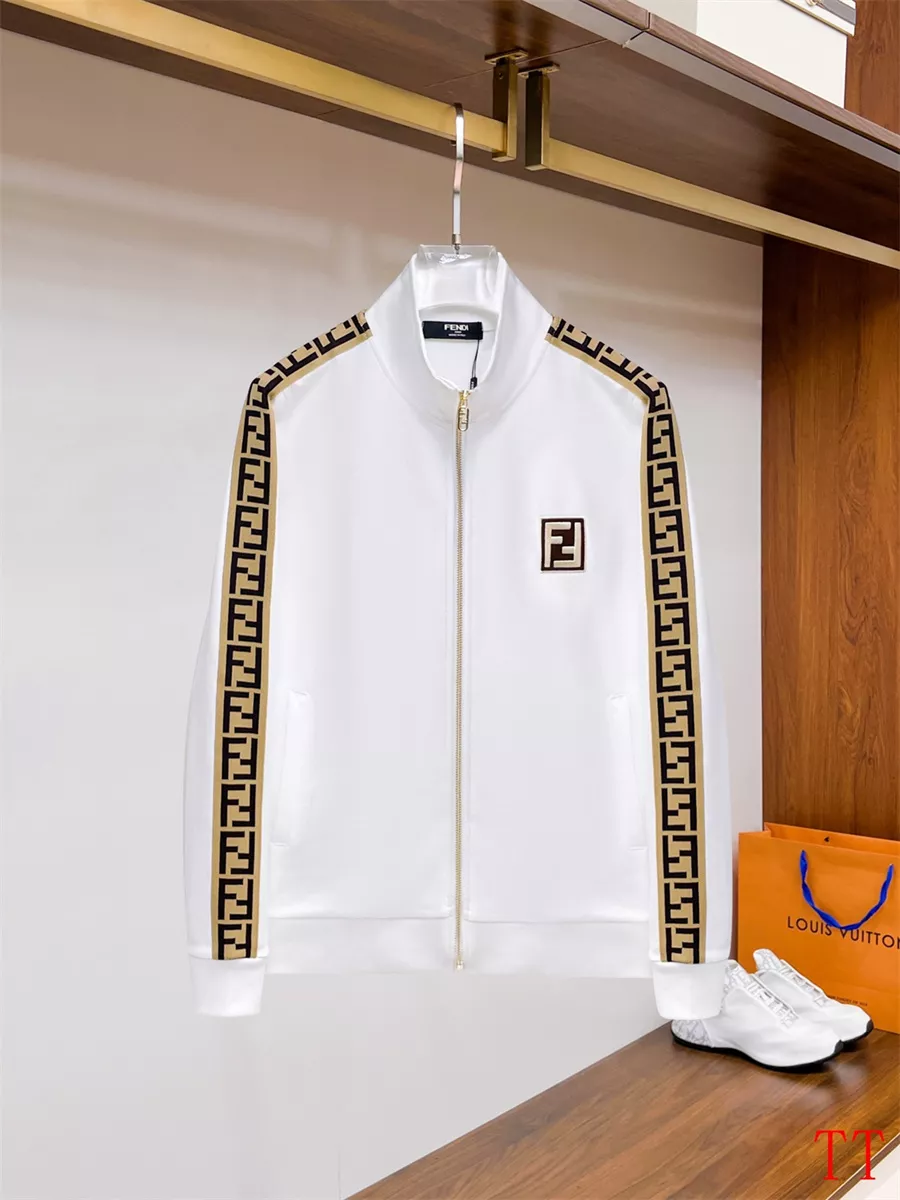 Fendi Tracksuits Long Sleeved For Men Trendsetting 5084