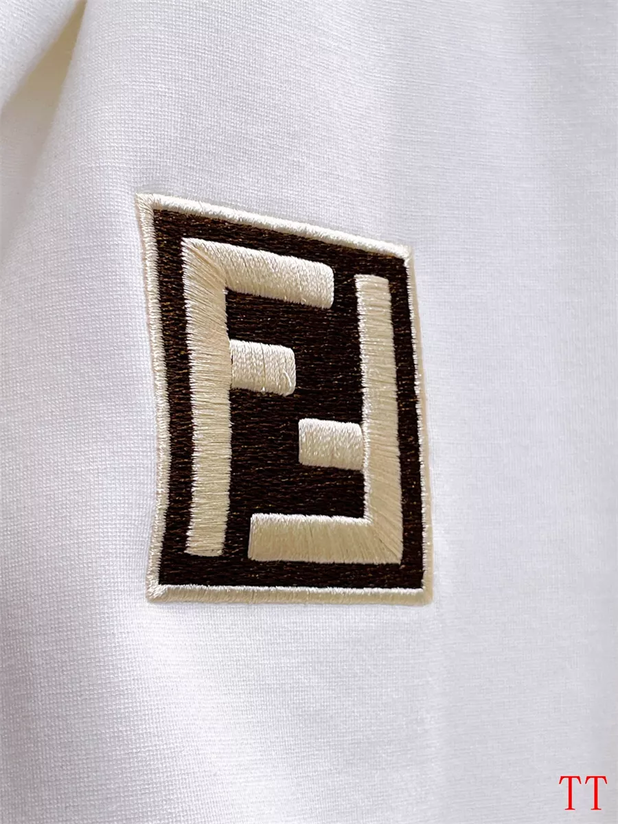 Fendi Tracksuits Long Sleeved For Men Trendsetting 5084