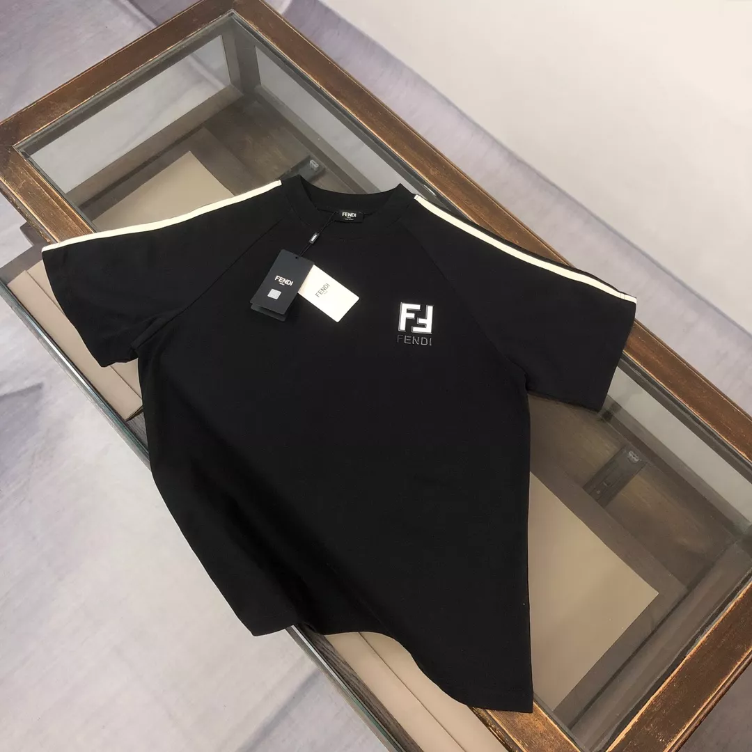 Fendi Tracksuits Short Sleeved For Men Vibrant 7242