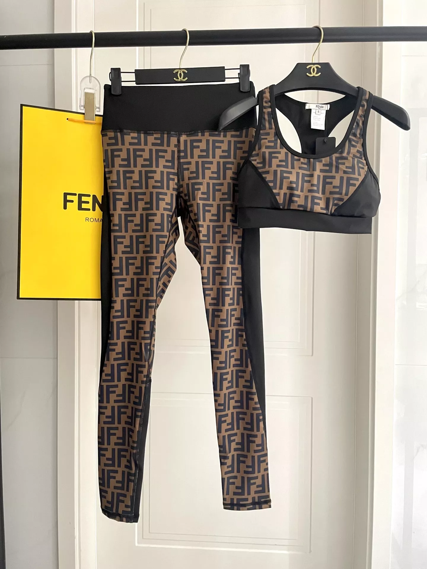 Fendi Tracksuits Sleeveless For Women Soft 5913