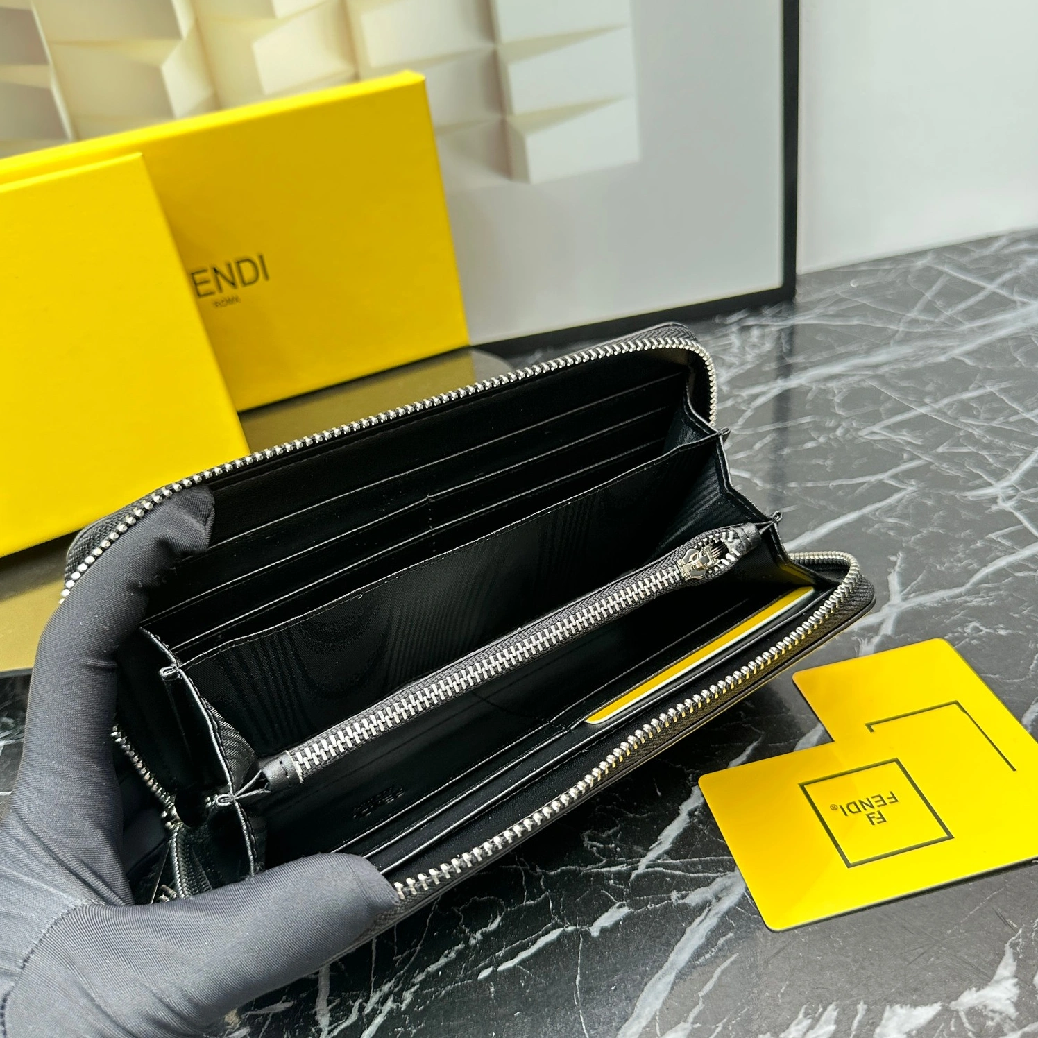 Fendi Wallets For Unisex Affordable 7151