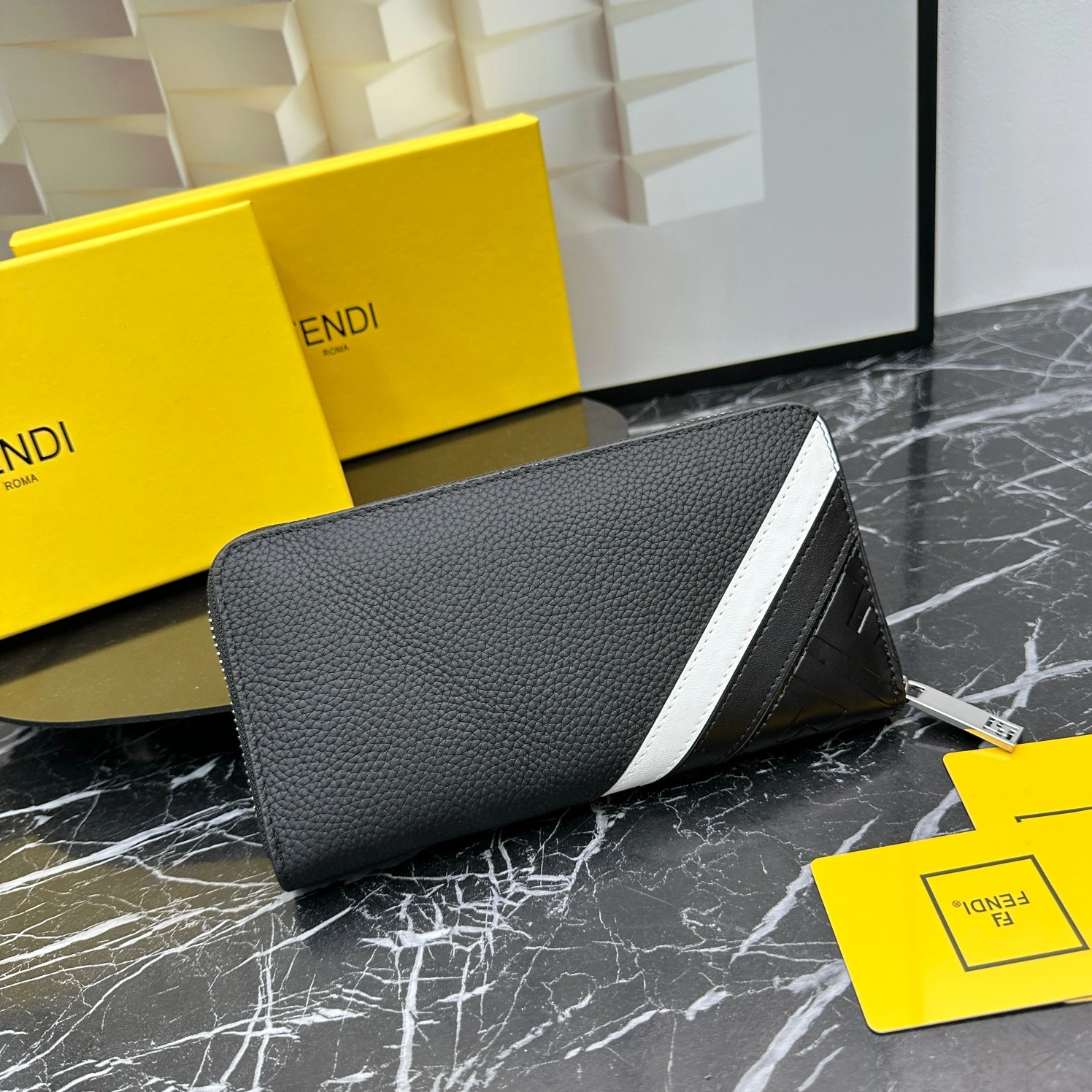 Fendi Wallets For Unisex Classic 8385