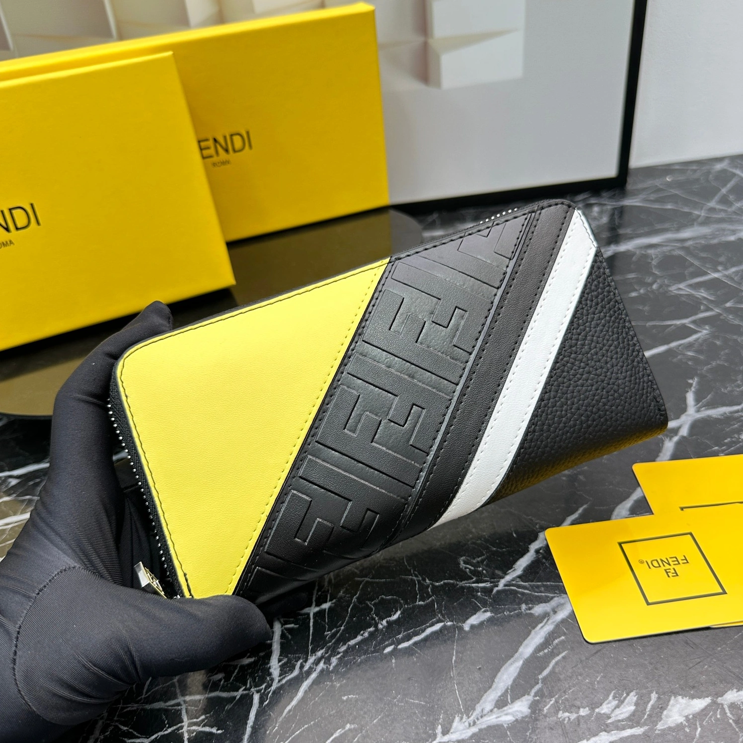 Fendi Wallets For Unisex Classic 8385