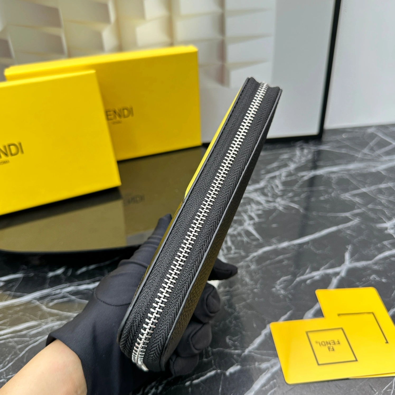 Fendi Wallets For Unisex Classic 8385