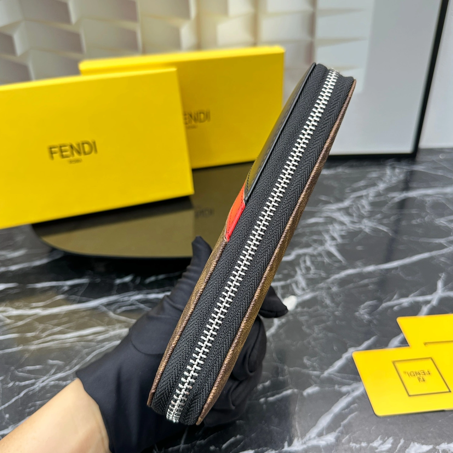 Fendi Wallets For Unisex ModernLook 4047