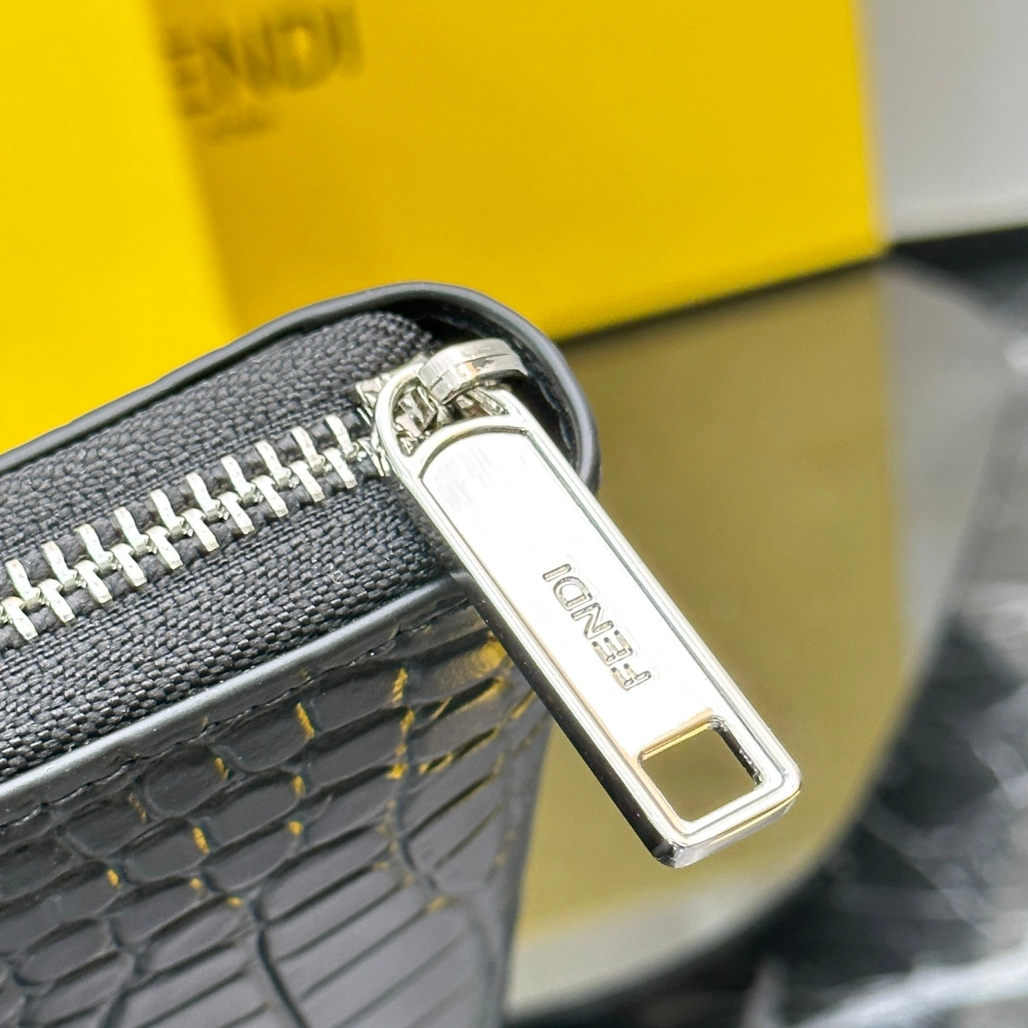 Fendi Wallets For Unisex Refined 7676