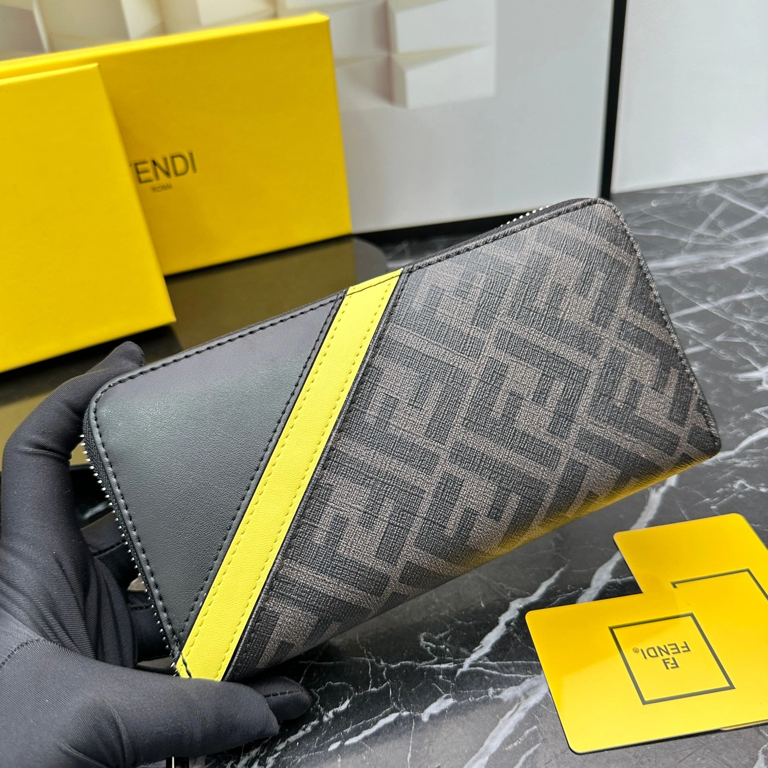 Fendi Wallets For Unisex Reliable 9910