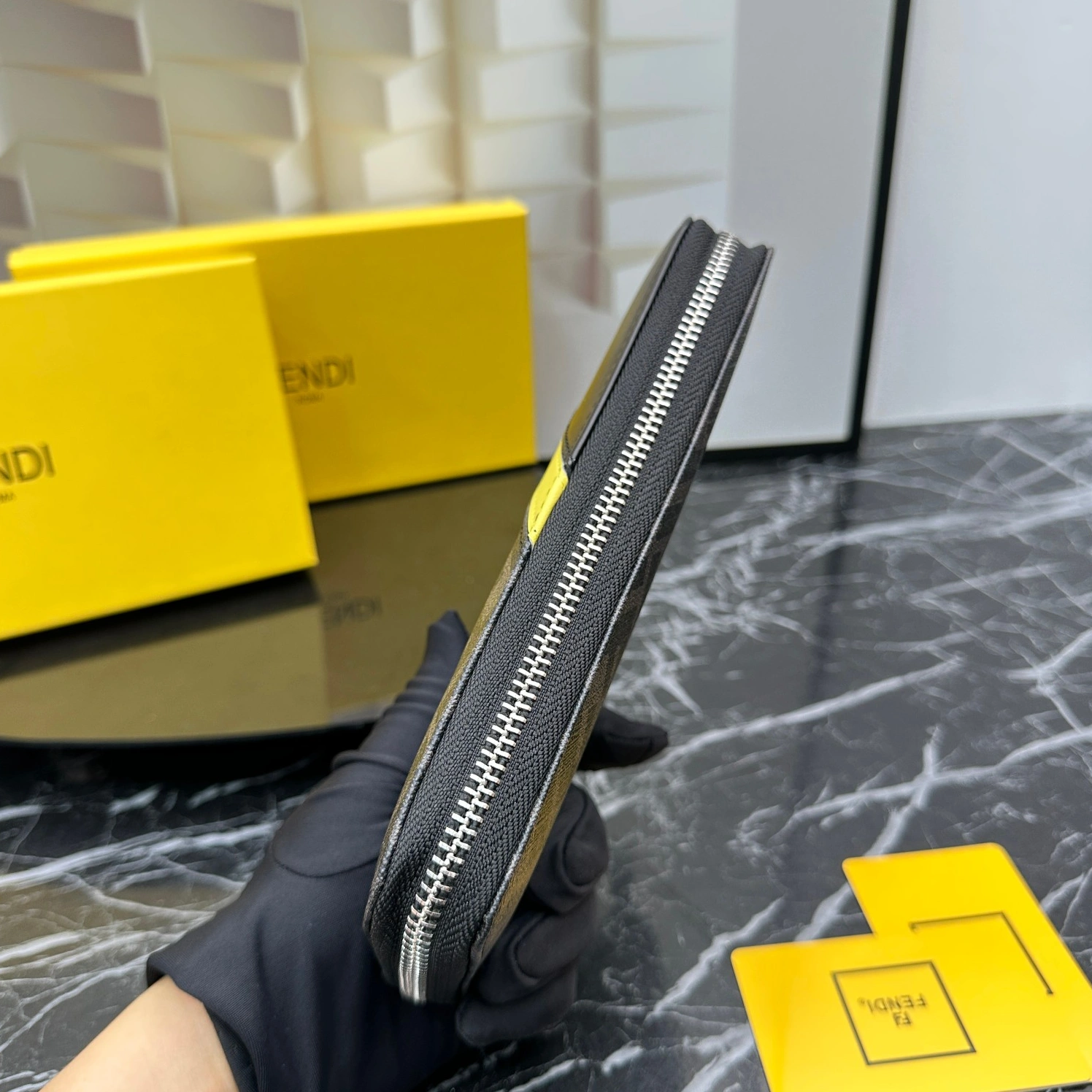 Fendi Wallets For Unisex Reliable 9910