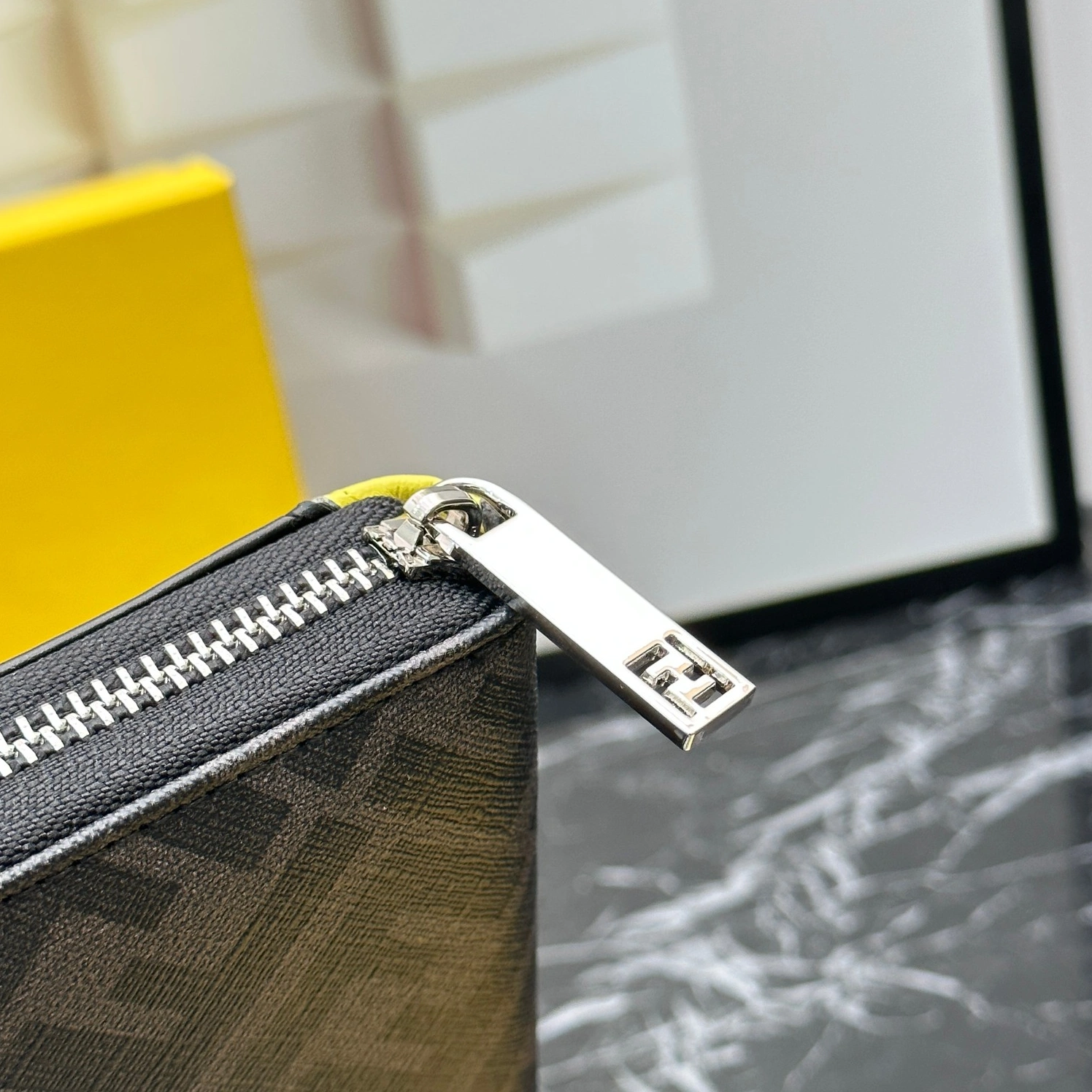 Fendi Wallets For Unisex Reliable 9910
